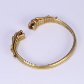 A silver gilt double dragon head bracelet of the Qing Dynasty