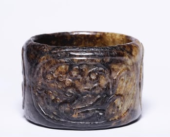 An ancient jade belt with a dragon pattern jade hoop
