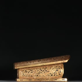 A Liao gold crystal-clad golden phoenix pattern coffin