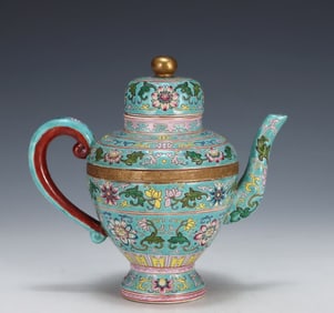 A Qing Dynasty Yongzheng enamel entwined flower pattern pot