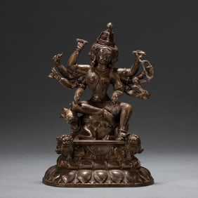 A bronze gilt Buddha statue of the Qing Dynasty