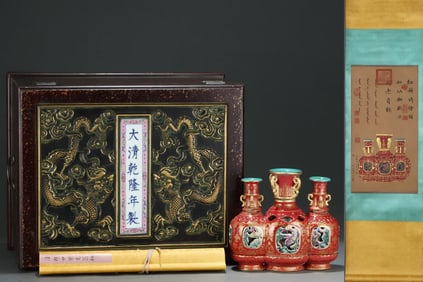 A three-link bottle made in the Qianlong period of the Qing Dynasty enamel color climbing flower