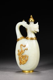 A white jade crested vase from the Liao Dynasty