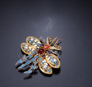 A dotted emerald butterfly dual-purpose model