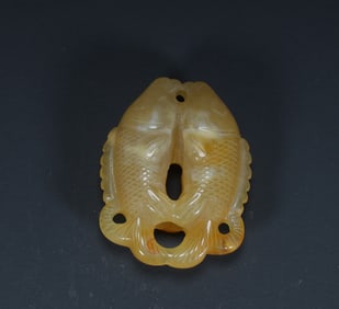 Qing Dynasty agate double carp pattern pendant