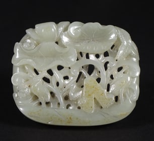 A piece of Qing Dynasty Hetian jade seed material all the way to the covazi