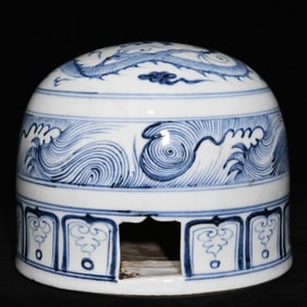 A Yuan blue and white dragon pattern yurt