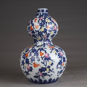 A Qing Qianlong blue pink color Fushou pattern gourd gourd bottle