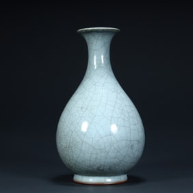 Qing Dynasty imitation of Ge glazed jade pot spring vase