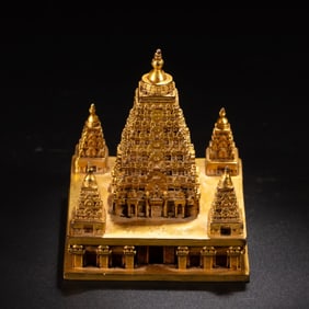 A bronze gilt pagoda in the Qing Dynasty