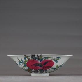 A bowl of Qing Yongzheng pastel eight peaches and five bats with a branch bucket hat bowl