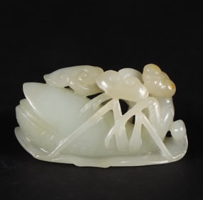 A piece of Qing Dynasty Hetian jade seed material mantis