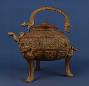 A piece of Western Zhou bronze three-legged beam