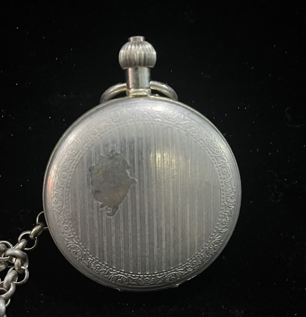 A double-open pocket watch (1 of 4)