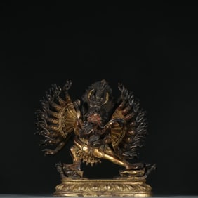 A Qing Dynasty bronze gilt statue of Dawei De Vajra