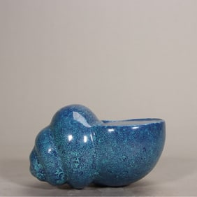 A furnace glazed conch ornament in the middle of the Qing Dynasty