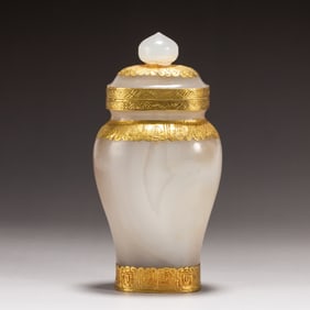 A Liao Dynasty agate bottle