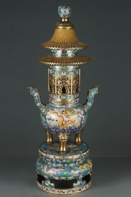 A five-story tower smoker made in the Qianlong period of the Qing Dynasty