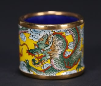 A bronze tire painting enamel dragon pattern finger