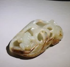 A Qing Dynasty autumn pear skin lotus pond spring water pen lick