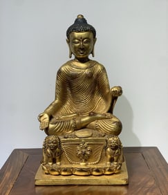 A piece of Qing Dynasty bronze gilt Buddha "Shakyamuni"