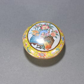 A Qing Dynasty copper tire painting enamel Bogu pattern cover box