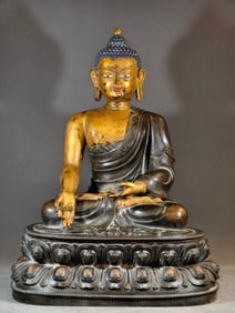 A copper-gilt medicine Buddha of the Qing Dynasty