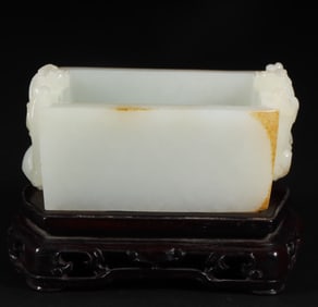 A piece of Qing Dynasty Hetian jade seed material double dragon ear wash