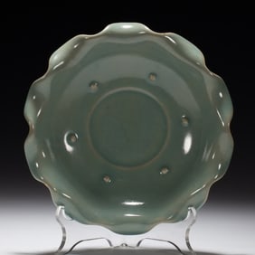 A piece of Song Dynasty Ru kiln washing