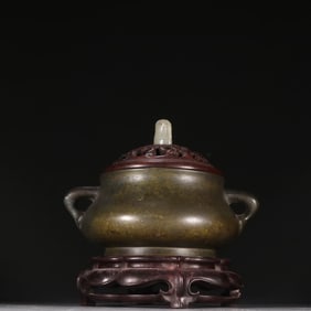 A piece of Yutang Qingwan copper tire centipede incense burner