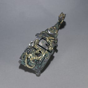 A piece of Han Dynasty copper cuo golden wangzi Jackie Chan with a hook