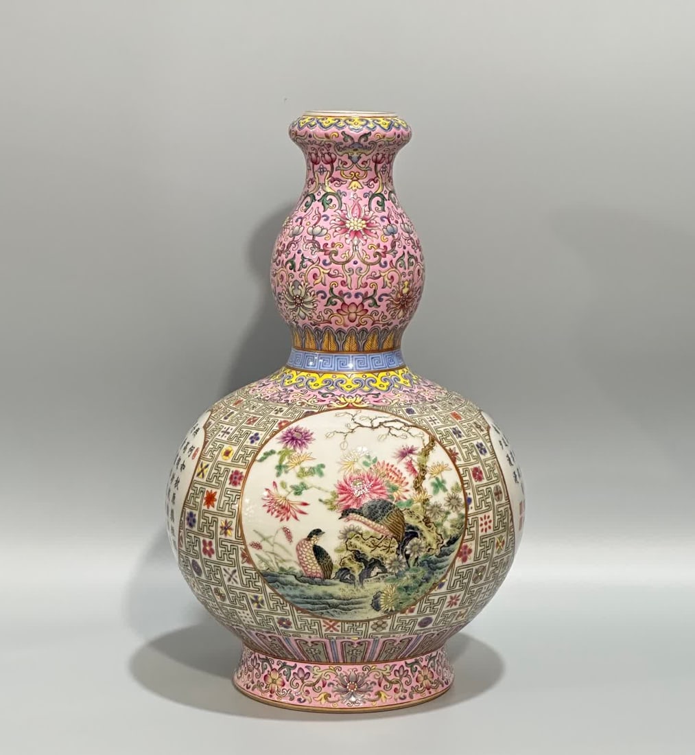 A piece of Qinglong foreign color cotton open window flower bird poetry gourd bottle: Qing Long, Yang color, cotton open window, flowers and birds, poetry, gourd bottle SIZE: H: 32cm Belly diameter 19cm (The Dimensions Of All Batches Are Manually Measured.If You Need More Detailed Info