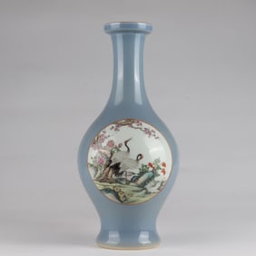 A Qing Qianlong pastel window crane bottle