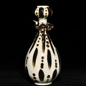 A Song Ding kiln dot garlic bottle