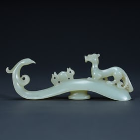 Qing Dynasty Hetian jade dragon and phoenix pattern with hooks