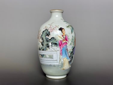 A piece of Yongzheng imperial enamel color national color heavenly fragrance beauty picture