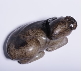 A piece of Han Dynasty Hetian jade seed material old oil jade sheep