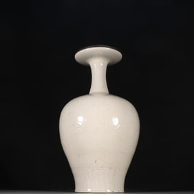 A Song Ding kiln carved jade pot spring vase