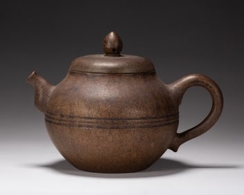 A purple clay pot from the Qing Dynasty
