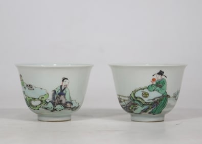 A colorful figure cup of the Qing Kangxi era
