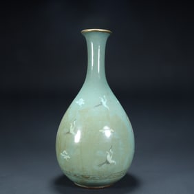 Qing Dynasty imitation Ru glaze "crane pattern jade pot spring vase