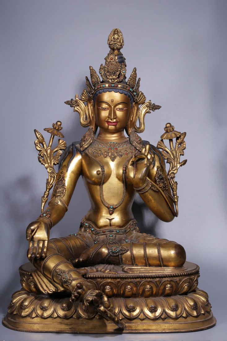 A seated statue of Tara in copper-gilt gold inlaid in the Qing Dynasty: Qing Dynasty copper gilt inlaid royal green Tara seated statue SIZE: H:66.5cm L:48.5cm W:48cm W:34kg (The Dimensions Of All Batches Are Manually Measured.If You Need More Detailed Information, Please