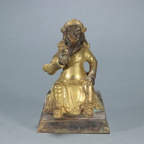 A bronze gilt statue of Guan Gong in the Qing Dynasty