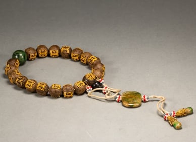 A piece of Qing Dynasty agarwood handheld