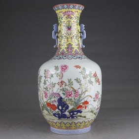 A Qing Qianlong pastel peony floral pattern amphora