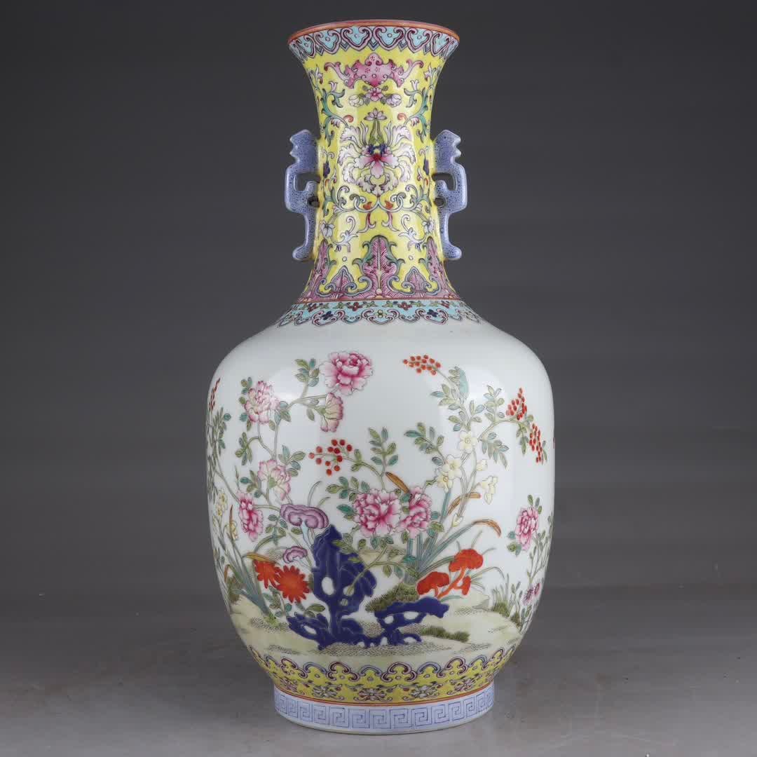 A Qing Qianlong pastel peony floral pattern amphora: Qing Qianlong pastel peony flower pattern amphora SIZE: H: 32.2cm Belly diameter 16.5cm (The Dimensions Of All Batches Are Manually Measured.If You Need More Detailed Information, Please Contact Our C