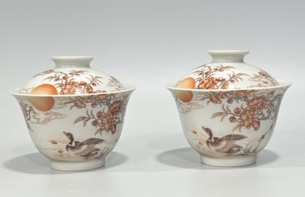 A Qing Yongzheng linen flower and bird poetry bowl