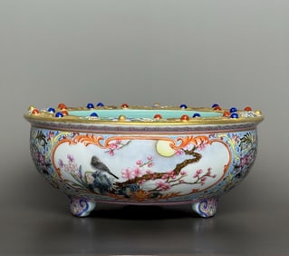 A piece of Qianlong year carved Fushan Shou seaside blue ground anchovy entwined lotus pattern