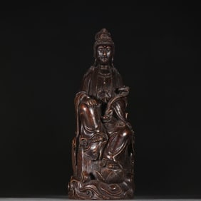 A statue of Guanyin in the late Qing Dynasty