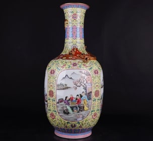 A picture of a beautiful woman with a long window in the Qing Qianlong period